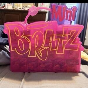 Mini Bratz Pink Storage Case & Dolls